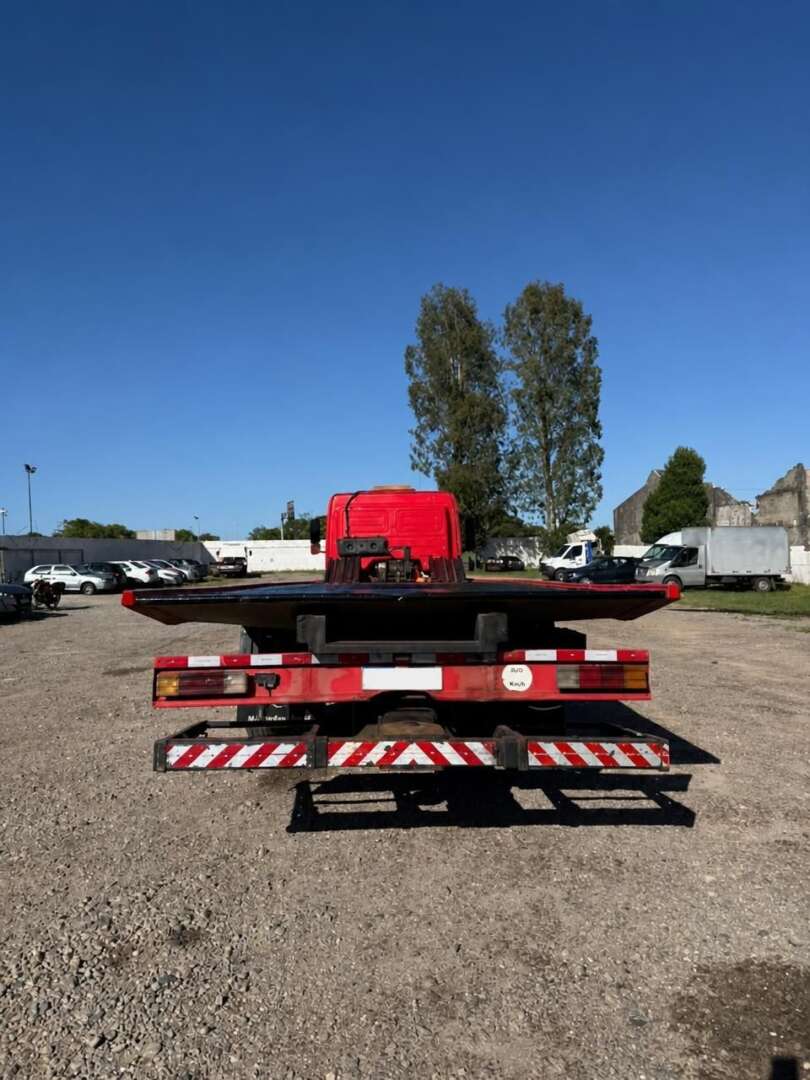 Caminhão MERCEDES BENZ MB 1719 Plataforma Guincho ANO 2015 de Alfredo CWB no Paraná