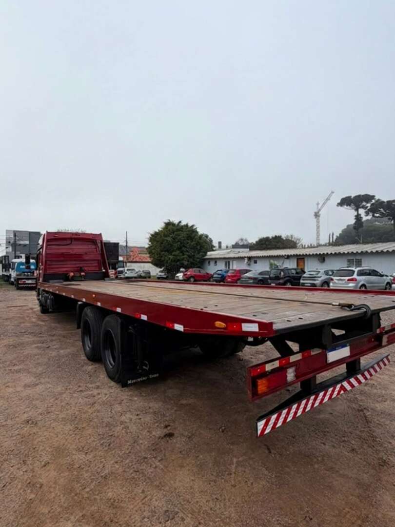 Caminhão MERCEDES BENZ MB 2430 Plataforma Guincho ANO 2019 de Alfredo CWB no Paraná