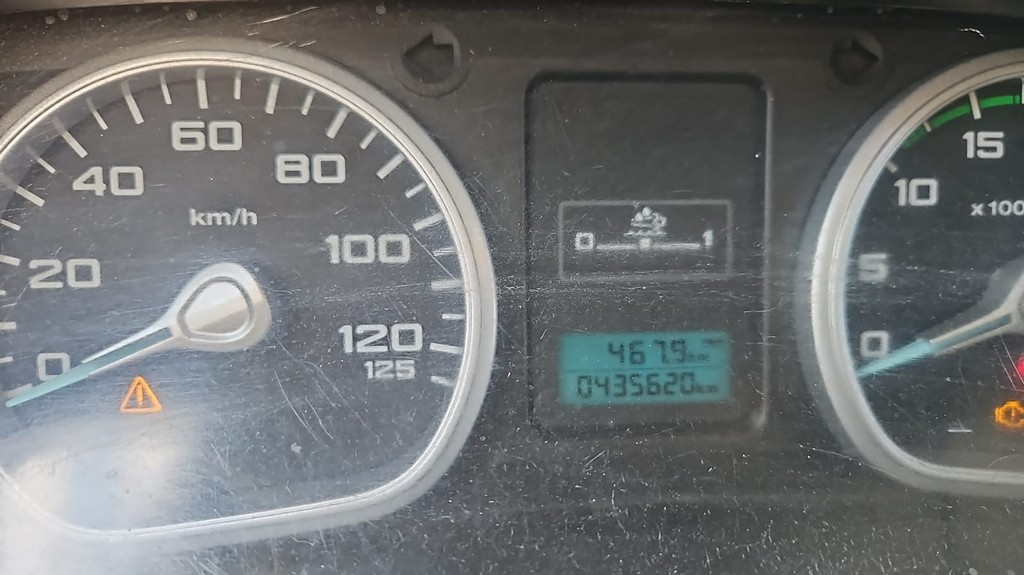 Caminhão FORD CARGO 816 Plataforma Guincho ANO 2016 de Alfredo CWB no Paraná