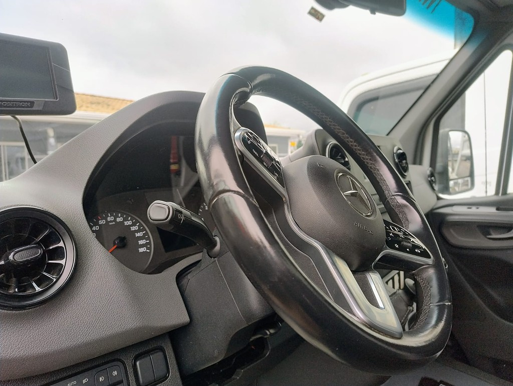 Caminhão MERCEDES BENZ SPRINTER Plataforma Guincho ANO 2024 de Alfredo CWB no Paraná