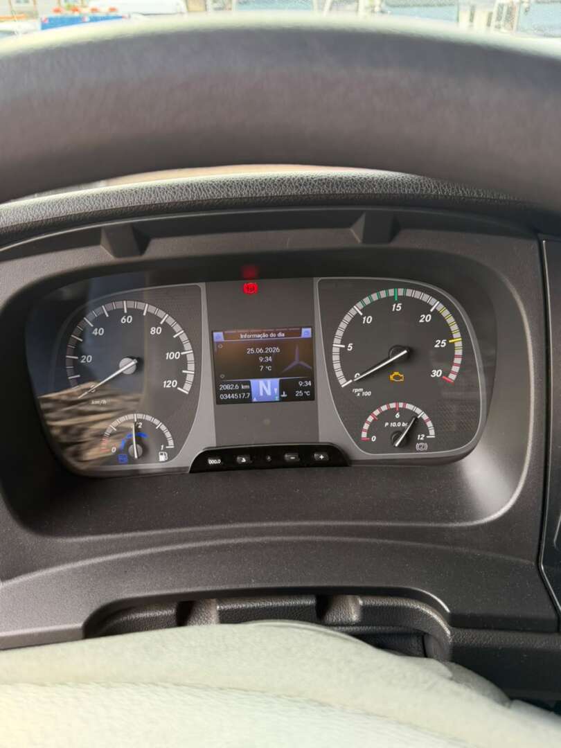 Caminhão MERCEDES BENZ MB 3030 Prancha ANO 2022 de Alfredo CWB no Paraná