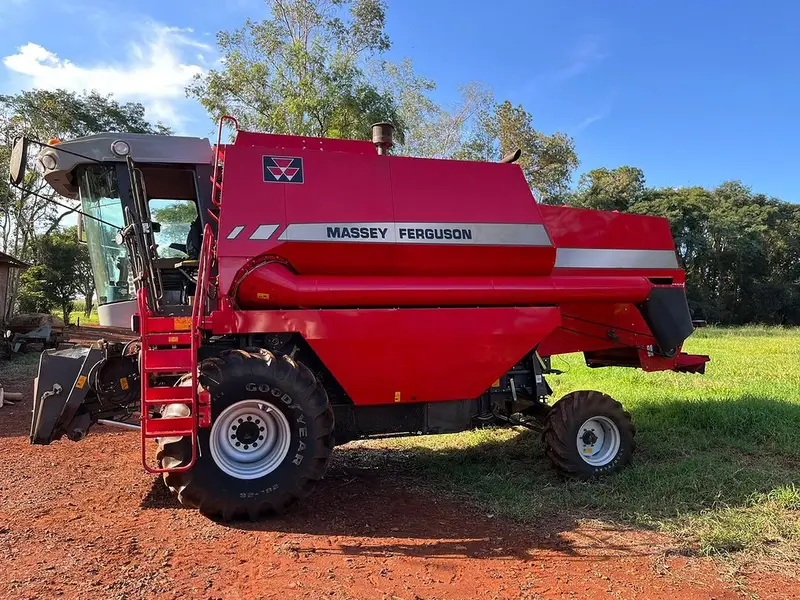COLHEITADEIRA MASSEY FERGUSON MF 32 ANO 2016 de Auto Máquinas Palotina no Paraná