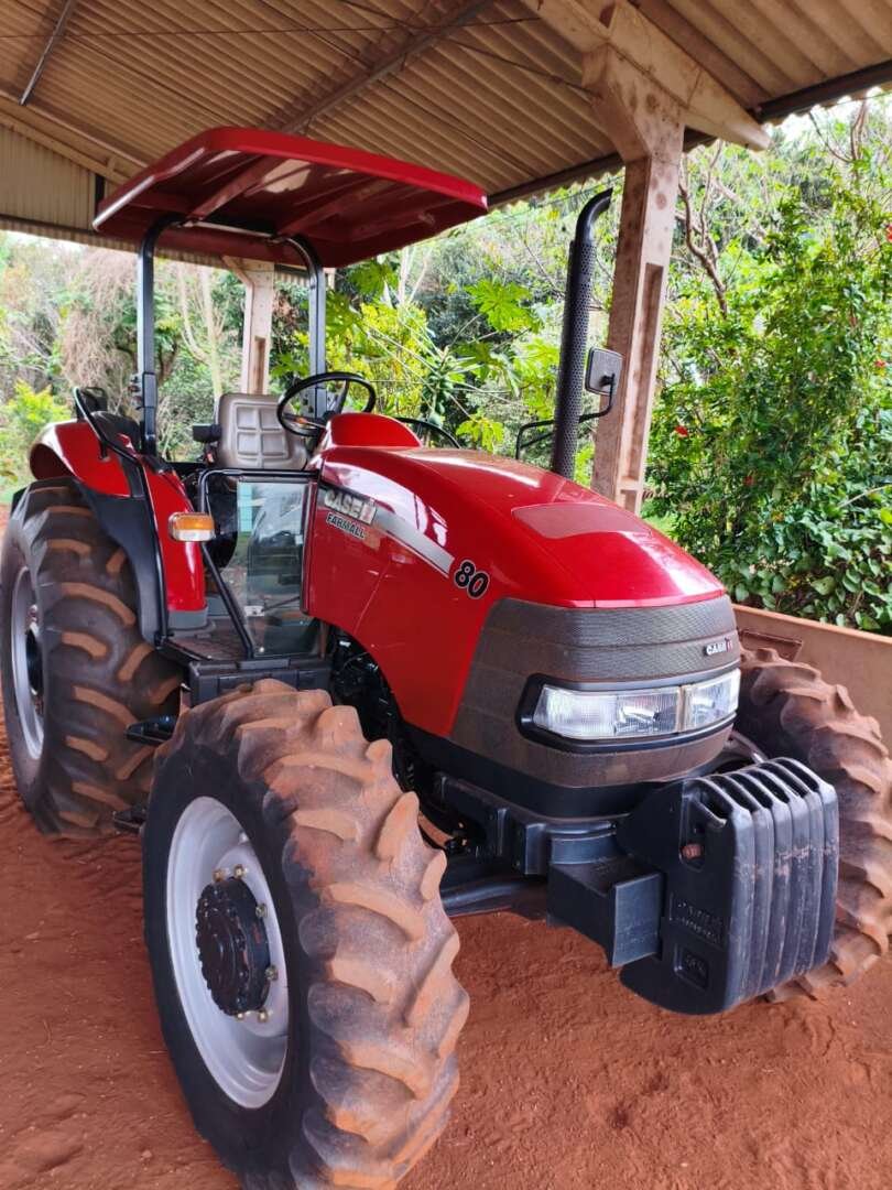 TRATOR CASE CASE Farmall 80 ANO 2013 de Auto Máquinas Palotina no Paraná