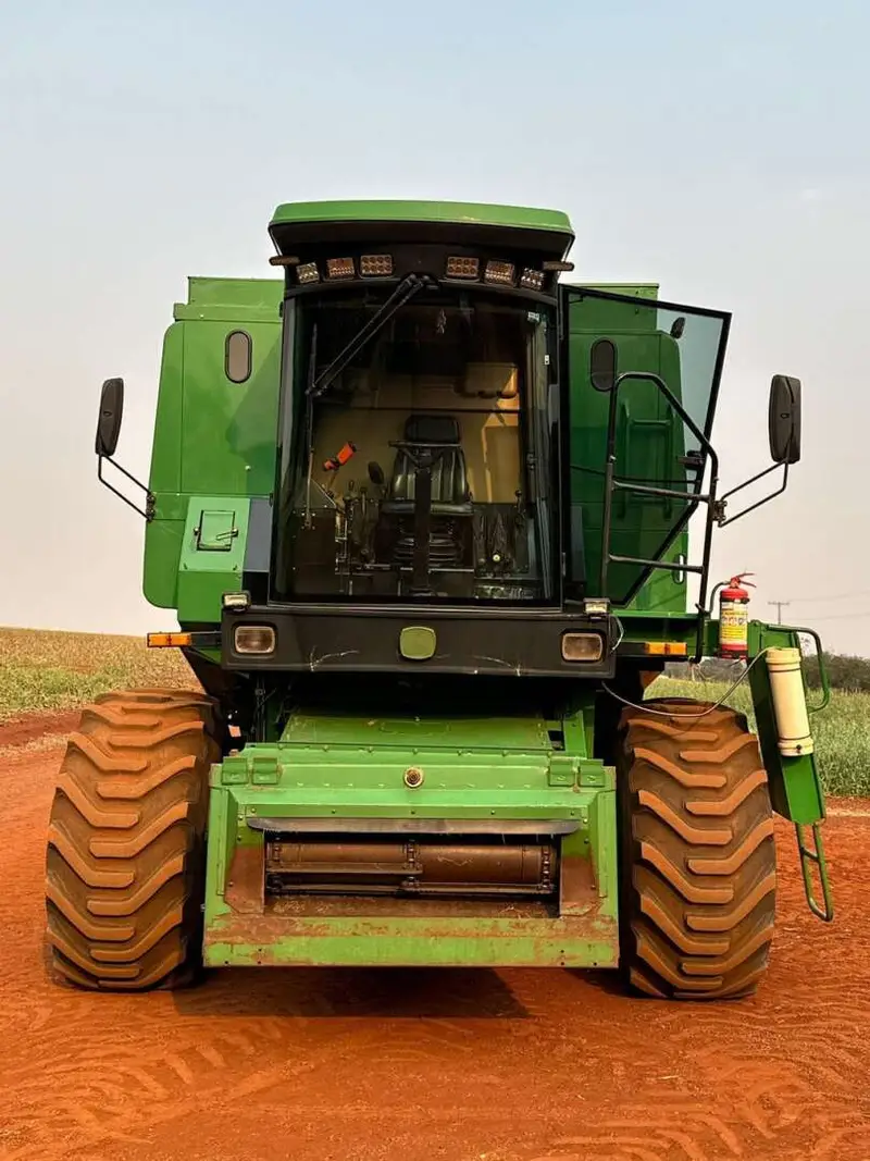 COLHEITADEIRA JONH DEERE JOHN DEERE 1175 ANO 2009 de Auto Máquinas Palotina no Paraná