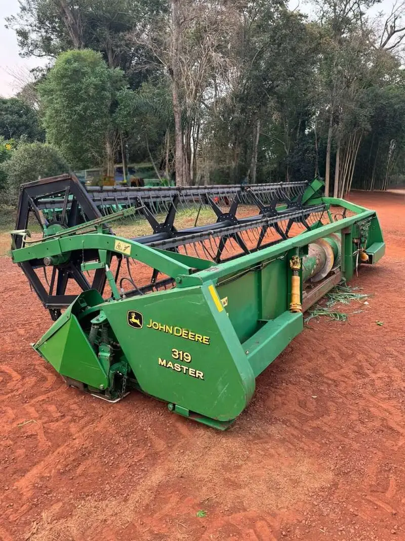 COLHEITADEIRA JONH DEERE JOHN DEERE 1175 ANO 2009 de Auto Máquinas Palotina no Paraná