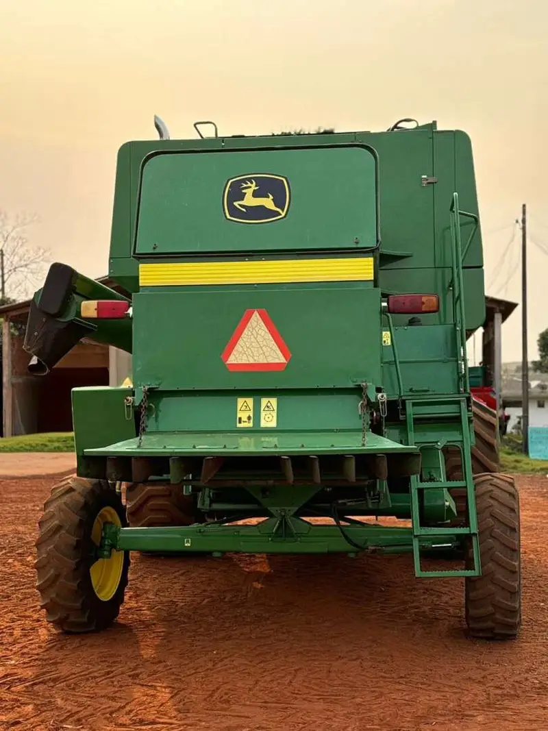 COLHEITADEIRA JONH DEERE JOHN DEERE 1175 ANO 2009 de Auto Máquinas Palotina no Paraná