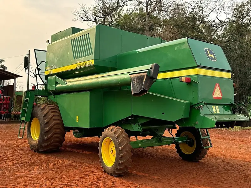 COLHEITADEIRA JONH DEERE JOHN DEERE 1175 ANO 2009 de Auto Máquinas Palotina no Paraná