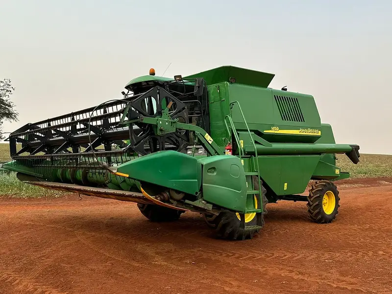 COLHEITADEIRA JONH DEERE JOHN DEERE 1450 ANO 2009 de Auto Máquinas Palotina no Paraná