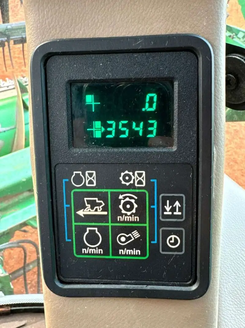 COLHEITADEIRA JONH DEERE JOHN DEERE 1450 ANO 2009 de Auto Máquinas Palotina no Paraná