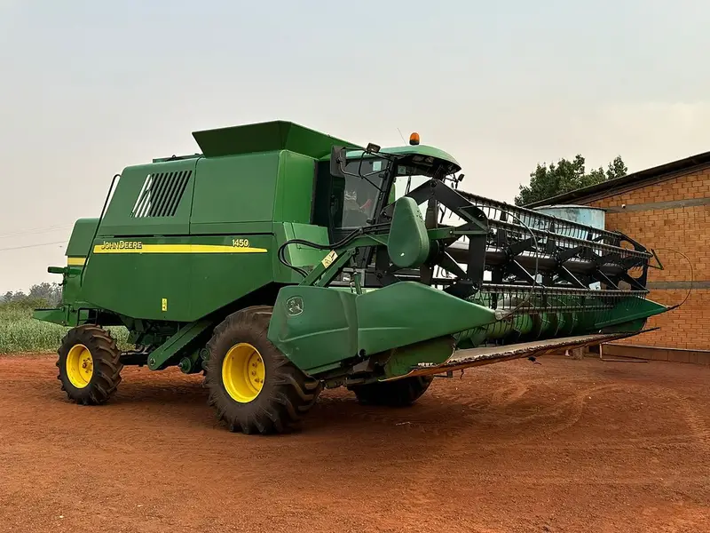 COLHEITADEIRA JONH DEERE JOHN DEERE 1450 ANO 2009 de Auto Máquinas Palotina no Paraná