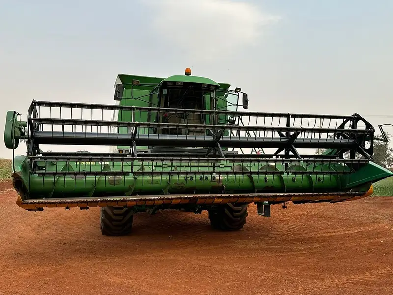 COLHEITADEIRA JONH DEERE JOHN DEERE 1450 ANO 2009 de Auto Máquinas Palotina no Paraná