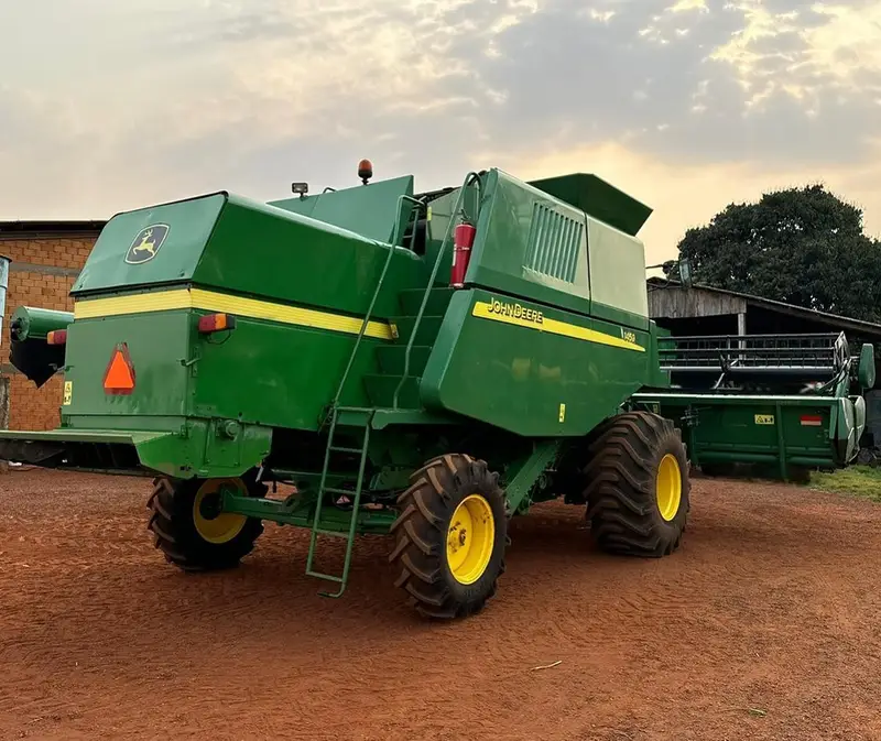 COLHEITADEIRA JONH DEERE JOHN DEERE 1450 ANO 2009 de Auto Máquinas Palotina no Paraná