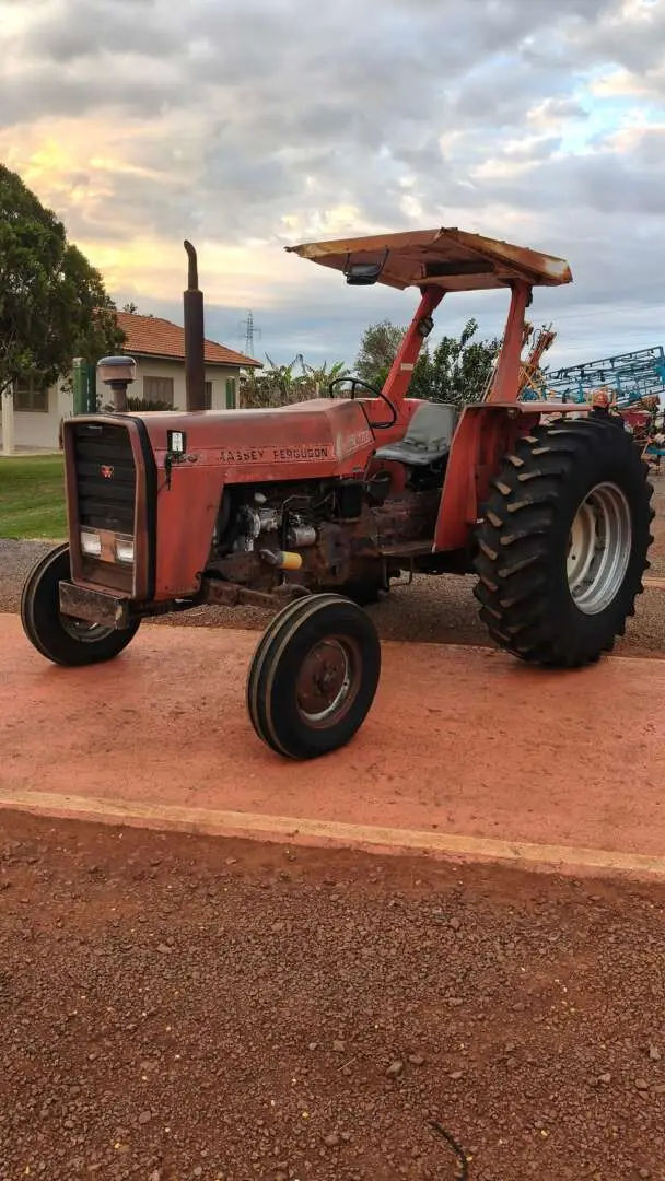 TRATOR MASSEY FERGUSON MF 290 ANO 1987 de Auto Máquinas Palotina no Paraná
