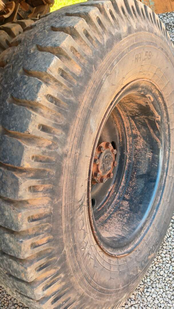 Caminhão CHEVROLET C60 Carroceria ANO 1972 de Auto Máquinas Palotina no Paraná