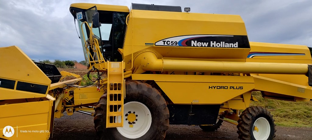 COLHEITADEIRA NEW HOLLAND TC 59 ANO 2005 de Auto Máquinas Palotina no Paraná