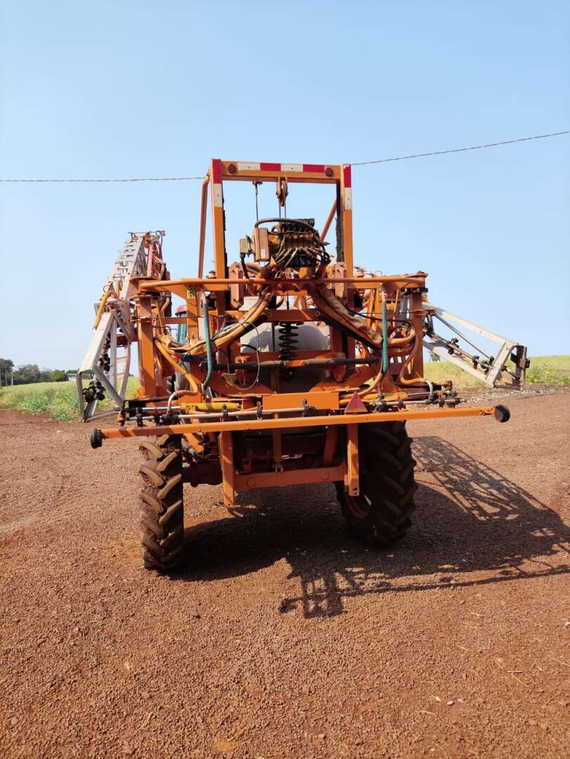 PULVERIZADOR JACTO ADVANCE 3000 AM24 ANO 2008 de Auto Máquinas Palotina no Paraná