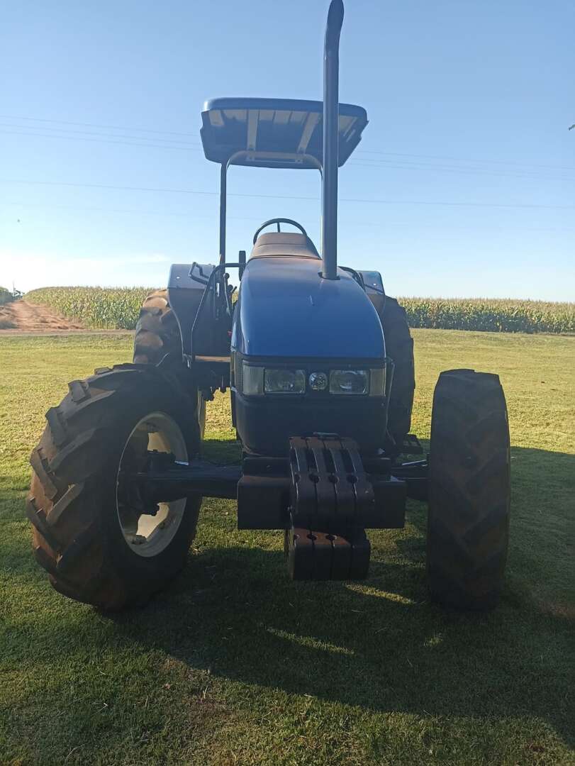 TRATOR NEW HOLLAND NEW TL 75 ANO 2008 de Auto Máquinas Palotina no Paraná