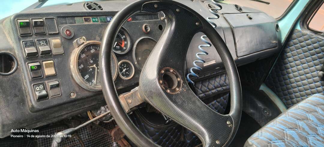 Caminhão MERCEDES BENZ MB 1513 Graneleiro ANO 1987 de Auto Máquinas Palotina no Paraná