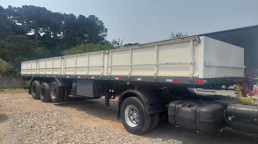 Carreta SEMI-REBOQUE CARGA SECA + PORTA CONTAINER Noma ANO 1988 3 Eixos de Geração Caminhões e Carretas no Paraná