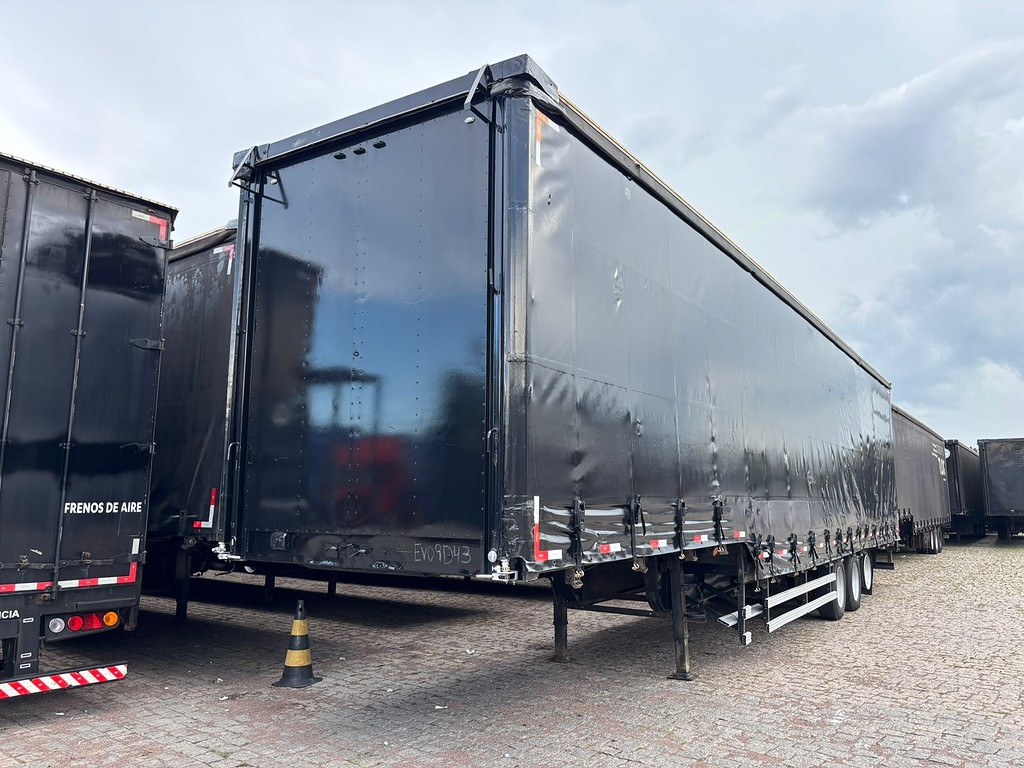 Carreta SEMI-REBOQUE BAU SIDER Randon ANO 2011 3 Eixos de Geração Caminhões e Carretas no Paraná