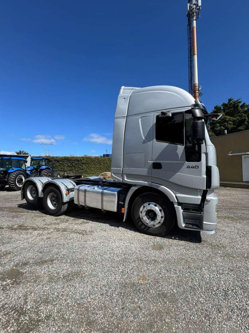 Caminhão IVECO HI WAY 440 Cavalo Mecânico ANO 2020 de Geração Caminhões e Carretas no Paraná