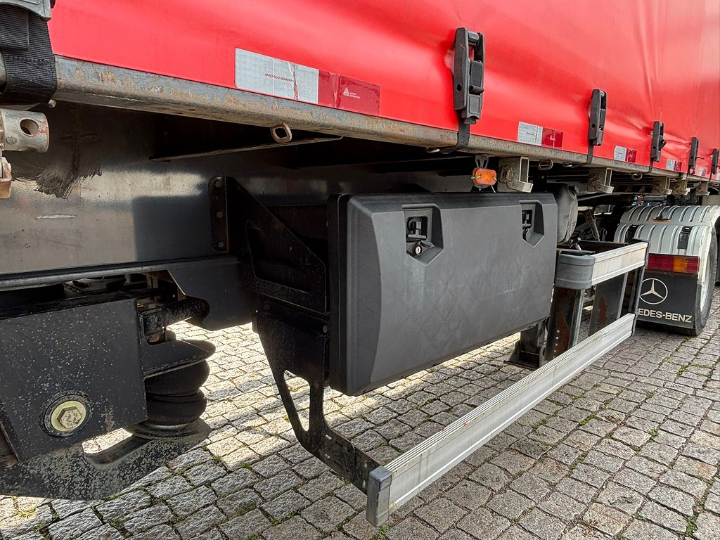 Carreta SEMI-REBOQUE BAU SIDER Facchini ANO 2013 1+1+1 Vanderleia de Geração Caminhões e Carretas no Paraná