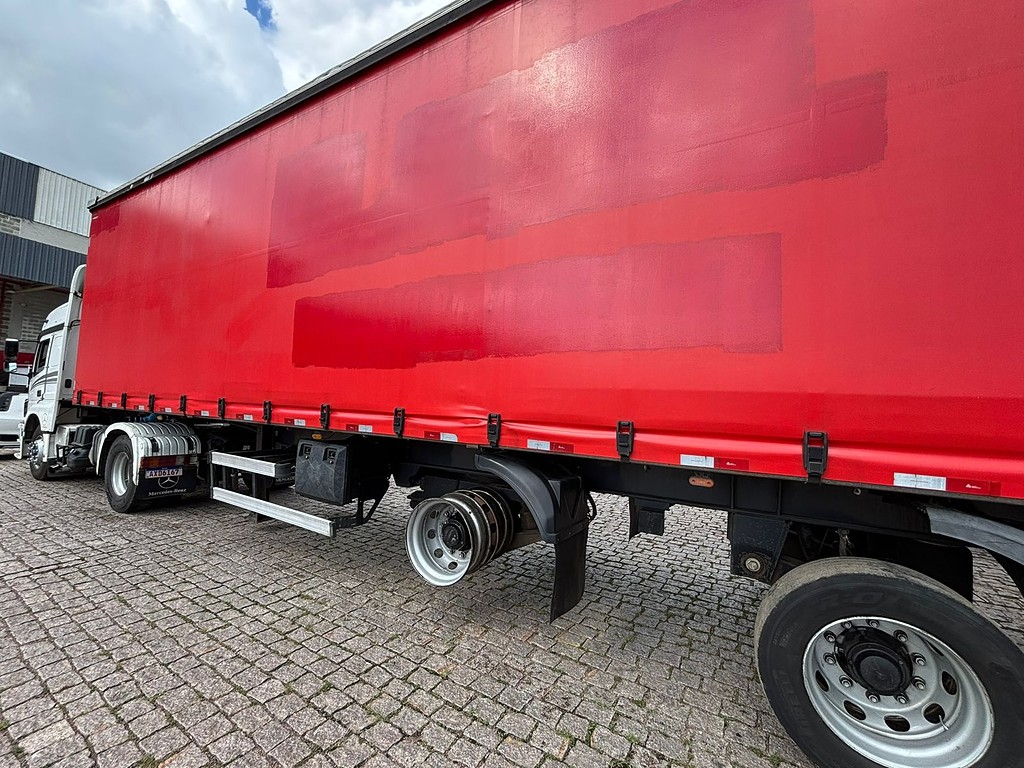 Carreta SEMI-REBOQUE BAU SIDER Facchini ANO 2013 1+1+1 Vanderleia de Geração Caminhões e Carretas no Paraná