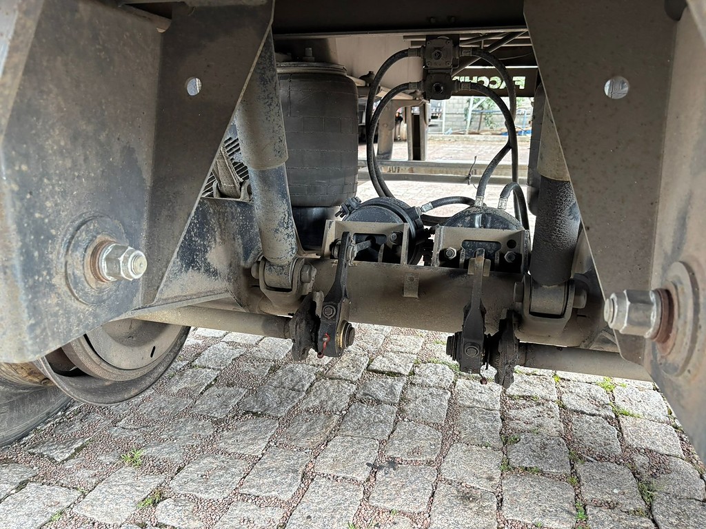 Carreta SEMI-REBOQUE BAU SIDER Facchini ANO 2013 1+1+1 Vanderleia de Geração Caminhões e Carretas no Paraná