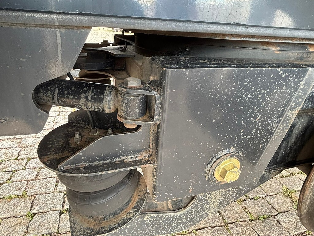 Carreta SEMI-REBOQUE BAU SIDER Facchini ANO 2013 1+1+1 Vanderleia de Geração Caminhões e Carretas no Paraná