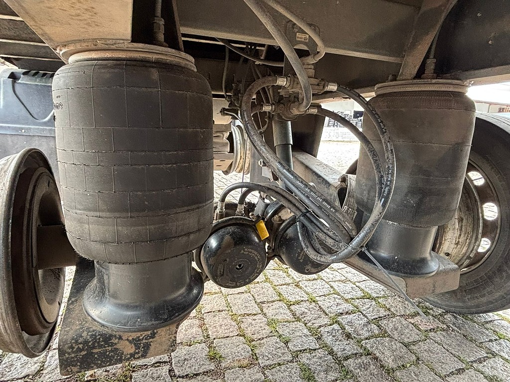 Carreta SEMI-REBOQUE BAU SIDER Facchini ANO 2013 1+1+1 Vanderleia de Geração Caminhões e Carretas no Paraná