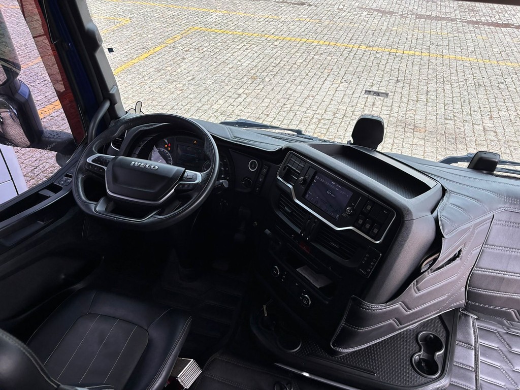 Caminhão IVECO S-WAY 540 Cavalo Mecânico ANO 2024 de Geração Caminhões e Carretas no Paraná