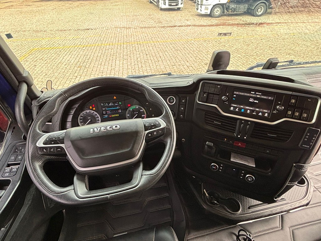 Caminhão IVECO S-WAY 540 Cavalo Mecânico ANO 2024 de Geração Caminhões e Carretas no Paraná