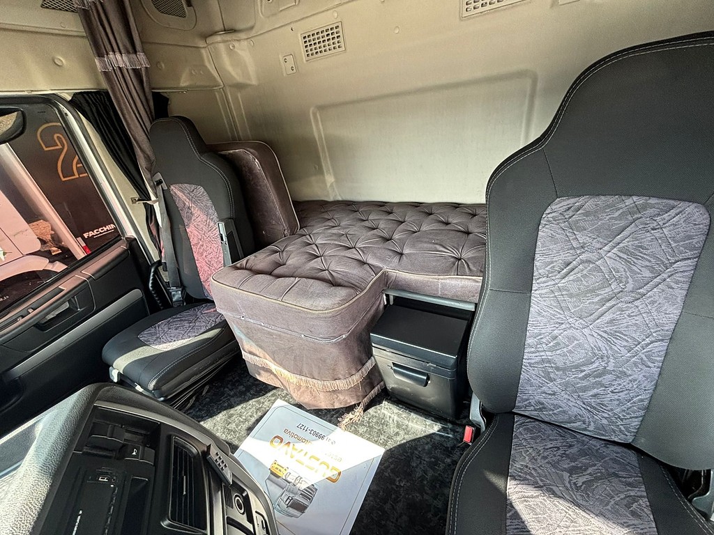 Caminhão IVECO HI WAY 440 Cavalo Mecânico ANO 2020 de Geração Caminhões e Carretas no Paraná