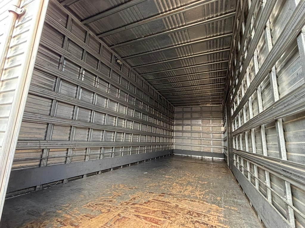 Caminhão MERCEDES BENZ MB 1016 Baú Furgão ANO 2014 de Geração Caminhões e Carretas no Paraná