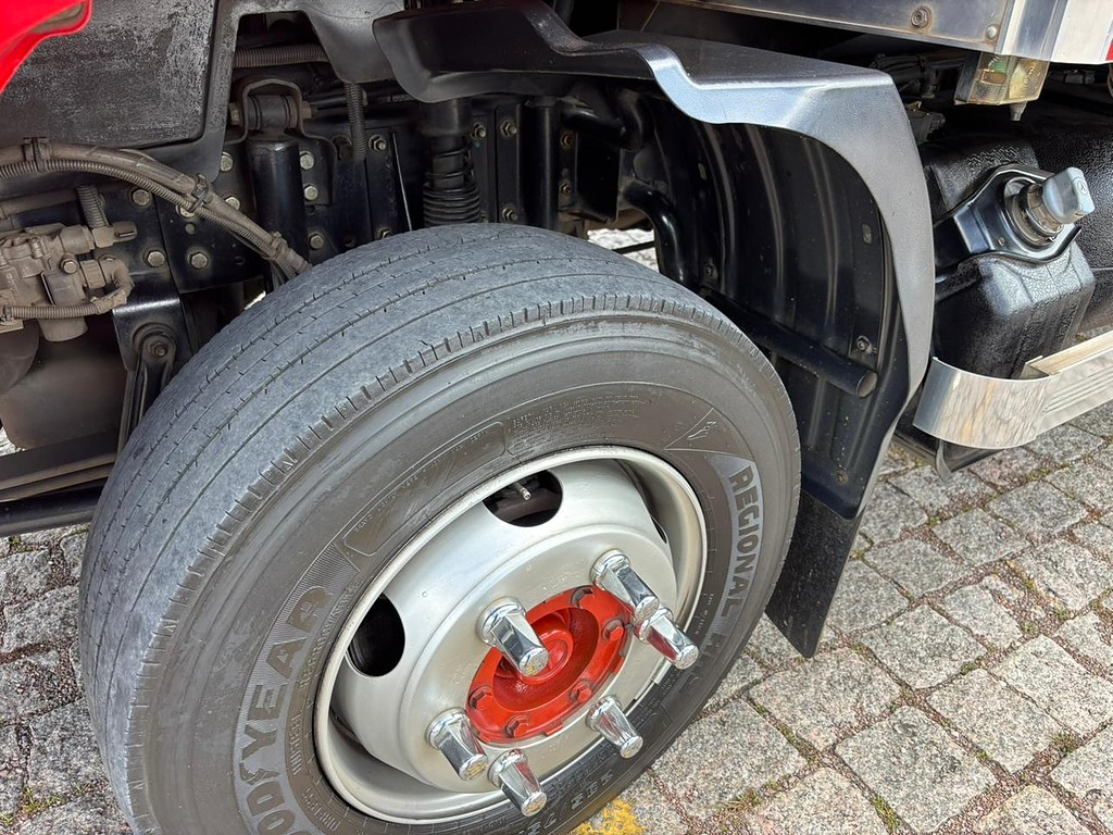 Caminhão MERCEDES BENZ MB 1016 Baú Furgão ANO 2014 de Geração Caminhões e Carretas no Paraná