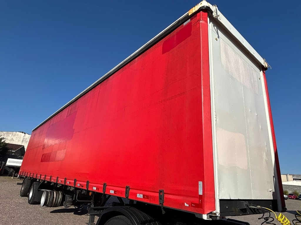 Carreta SEMI-REBOQUE BAU SIDER Randon ANO 2008 1+1+1 Vanderleia de Geração Caminhões e Carretas no Paraná