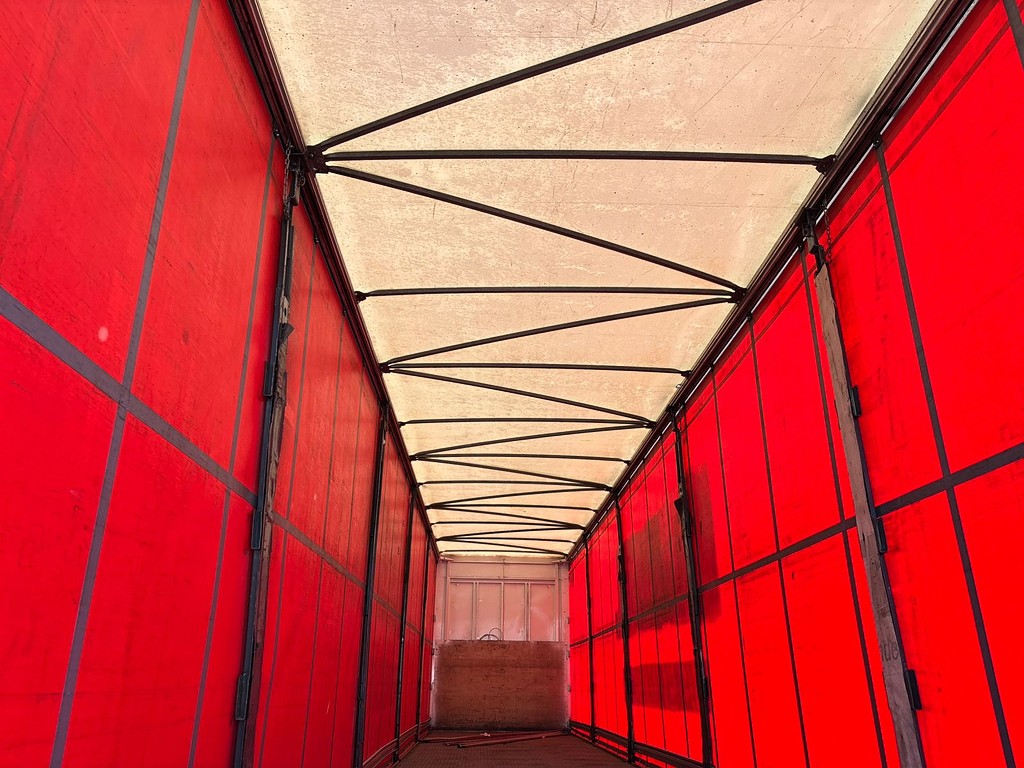 Carreta SEMI-REBOQUE BAU SIDER Randon ANO 2008 1+1+1 Vanderleia de Geração Caminhões e Carretas no Paraná