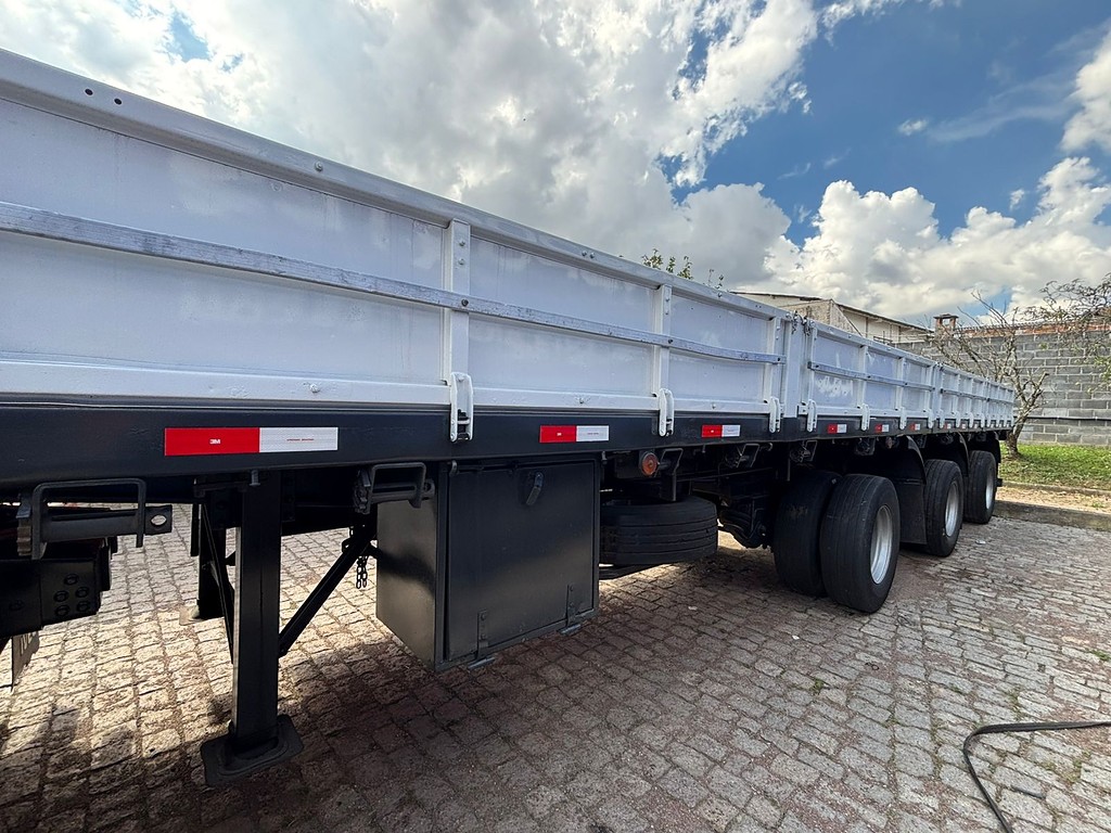 Carreta SEMI-REBOQUE BOBINEIRO Randon ANO 2009 1+1+1 Vanderleia de Geração Caminhões e Carretas no Paraná