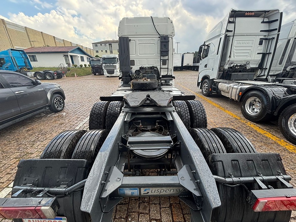 Caminhão IVECO STRALIS 440 Cavalo Mecânico ANO 2013 de Geração Caminhões e Carretas no Paraná