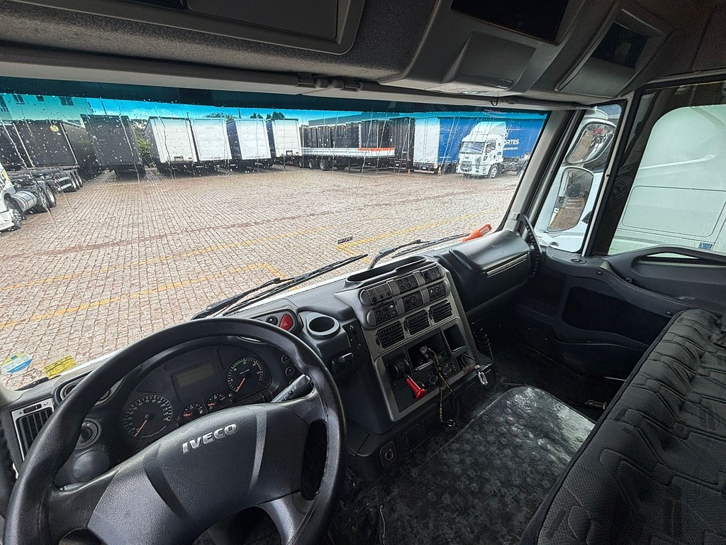 Caminhão IVECO STRALIS 440 Cavalo Mecânico ANO 2013 de Geração Caminhões e Carretas no Paraná