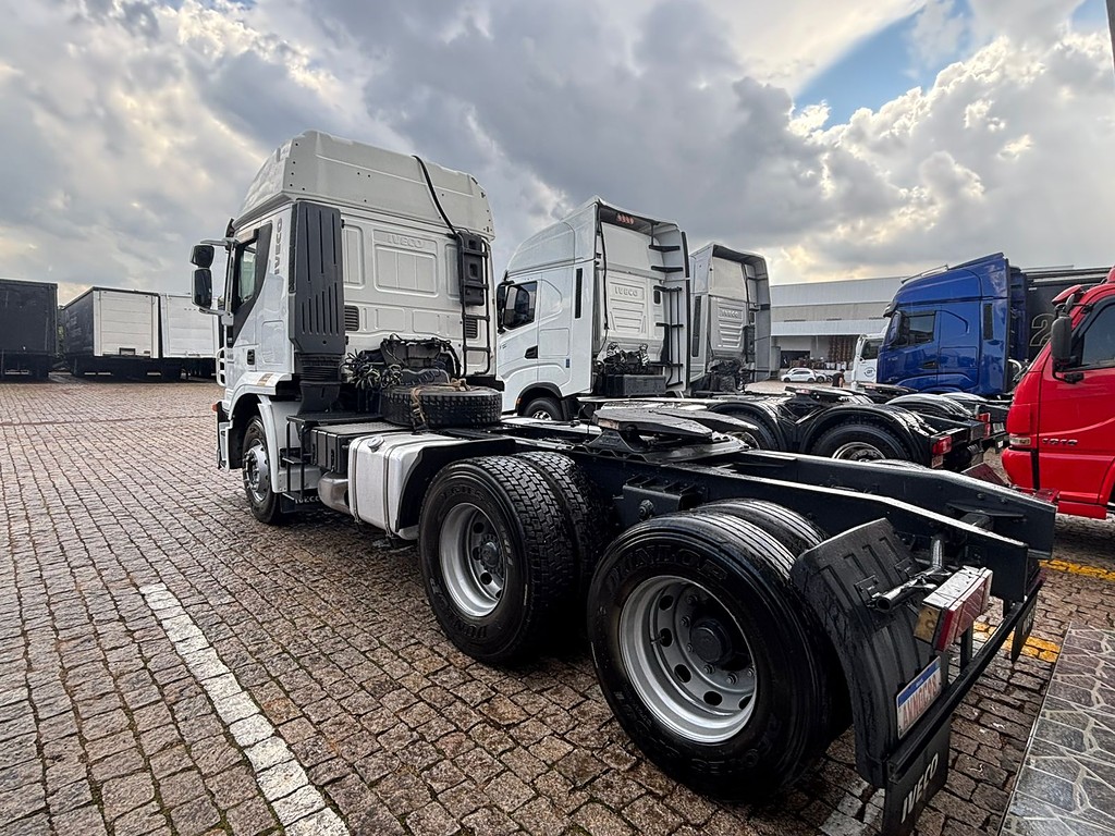 Caminhão IVECO STRALIS 440 Cavalo Mecânico ANO 2013 de Geração Caminhões e Carretas no Paraná