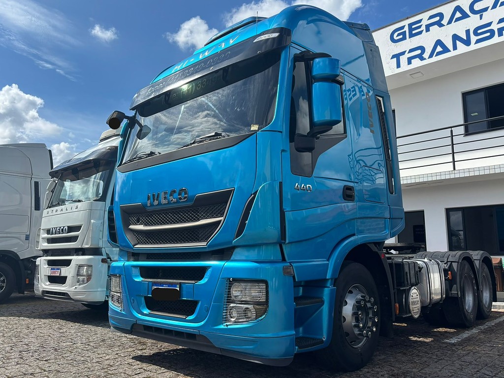 Caminhão IVECO HI WAY 440 Cavalo Mecânico ANO 2019 de Geração Caminhões e Carretas no Paraná
