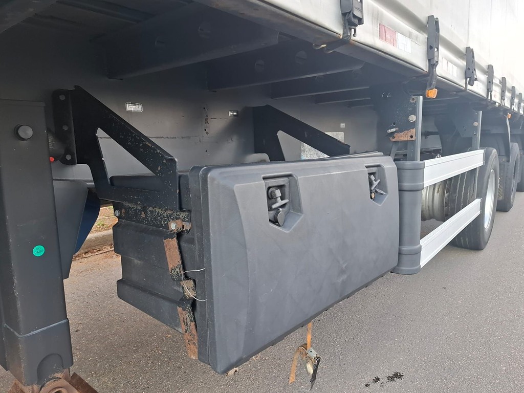 Carreta SEMI-REBOQUE BAU SIDER Facchini ANO 2020 1+1+1 Vanderleia de Geração Caminhões e Carretas no Paraná