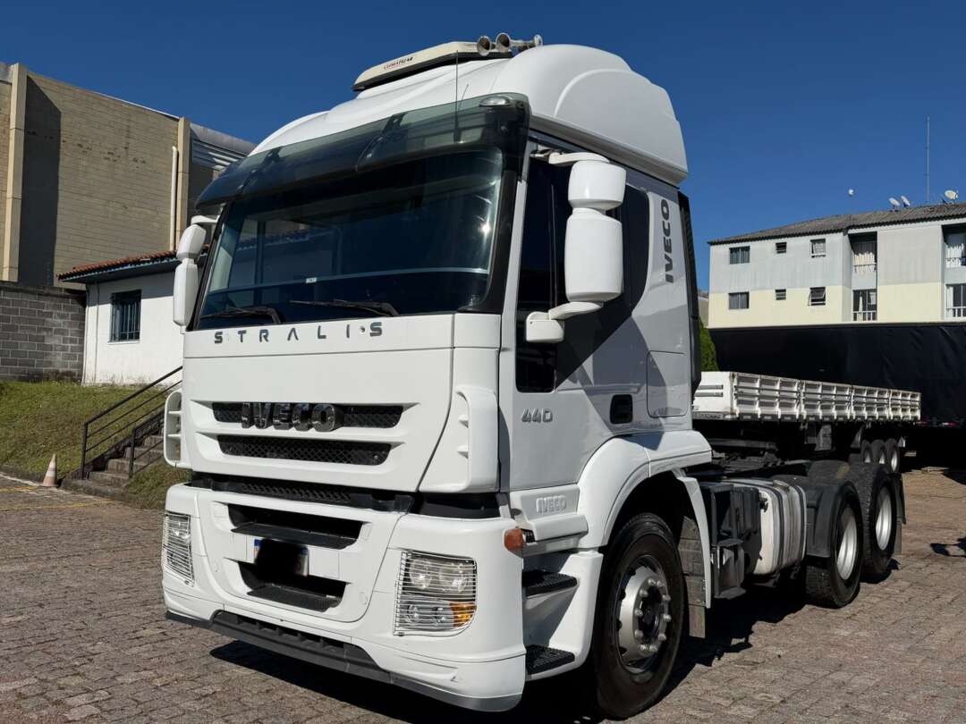 Caminhão IVECO STRALIS 440 Cavalo Mecânico ANO 2014 de Geração Caminhões e Carretas no Paraná