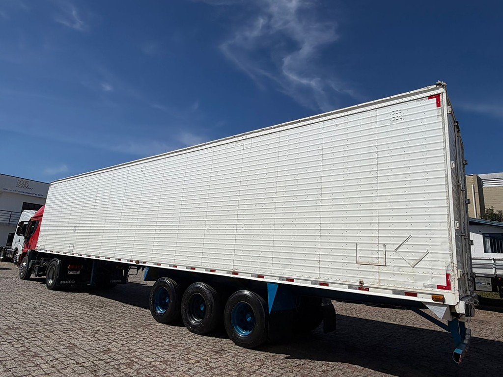 Carreta SEMI-REBOQUE BAU FURGAO Linshalm ANO 2002 1 Eixo de Geração Caminhões e Carretas no Paraná