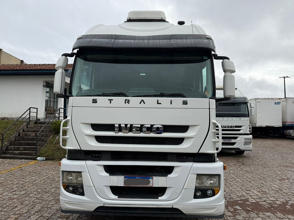 Caminhão IVECO STRALIS 440 Cavalo Mecânico ANO 2013 de Geração Caminhões e Carretas no Paraná