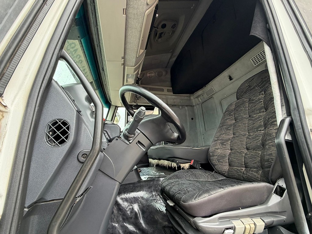 Caminhão IVECO STRALIS 440 Cavalo Mecânico ANO 2013 de Geração Caminhões e Carretas no Paraná