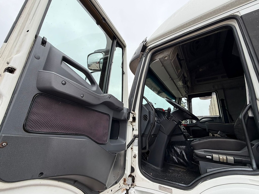 Caminhão IVECO STRALIS 440 Cavalo Mecânico ANO 2013 de Geração Caminhões e Carretas no Paraná