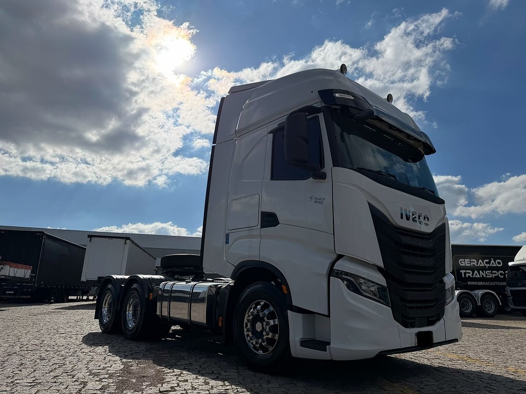 Caminhão IVECO S-WAY 540 Cavalo Mecânico ANO 2023 de Geração Caminhões e Carretas no Paraná
