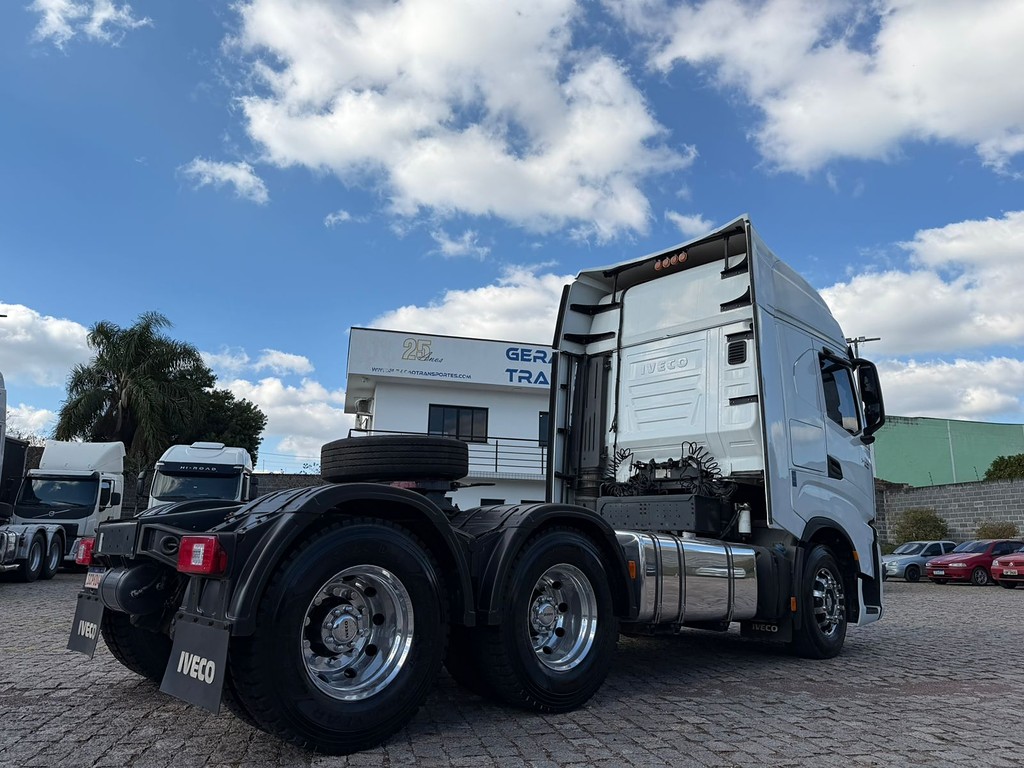 Caminhão IVECO S-WAY 540 Cavalo Mecânico ANO 2023 de Geração Caminhões e Carretas no Paraná
